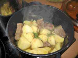 Fleisch mit Kartoffeln